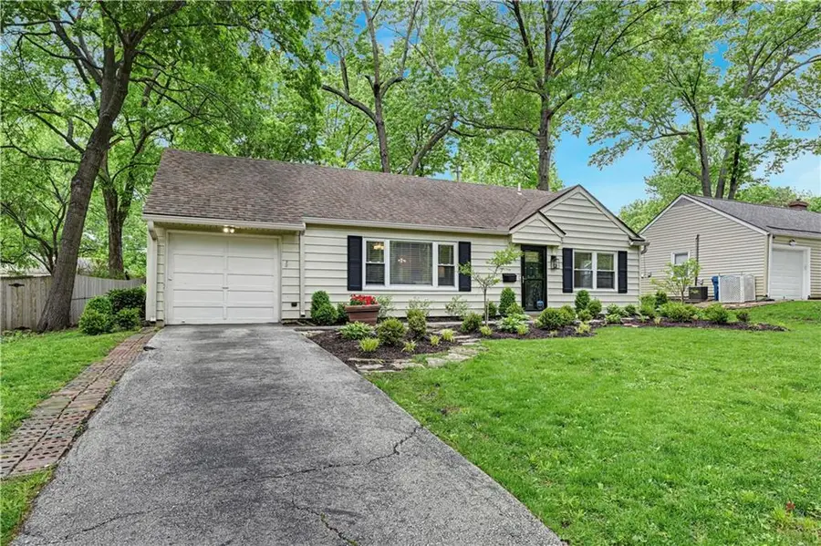 2525 W 79th Street, Prairie Village, KS 66208 - #3