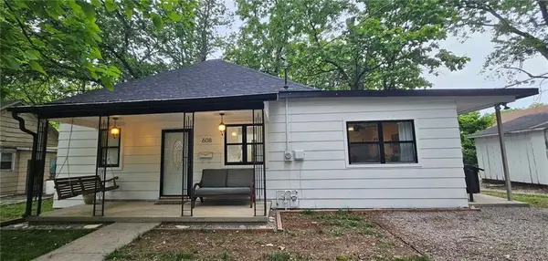 608 W 8th Street, Pittsburg, KS 66762
