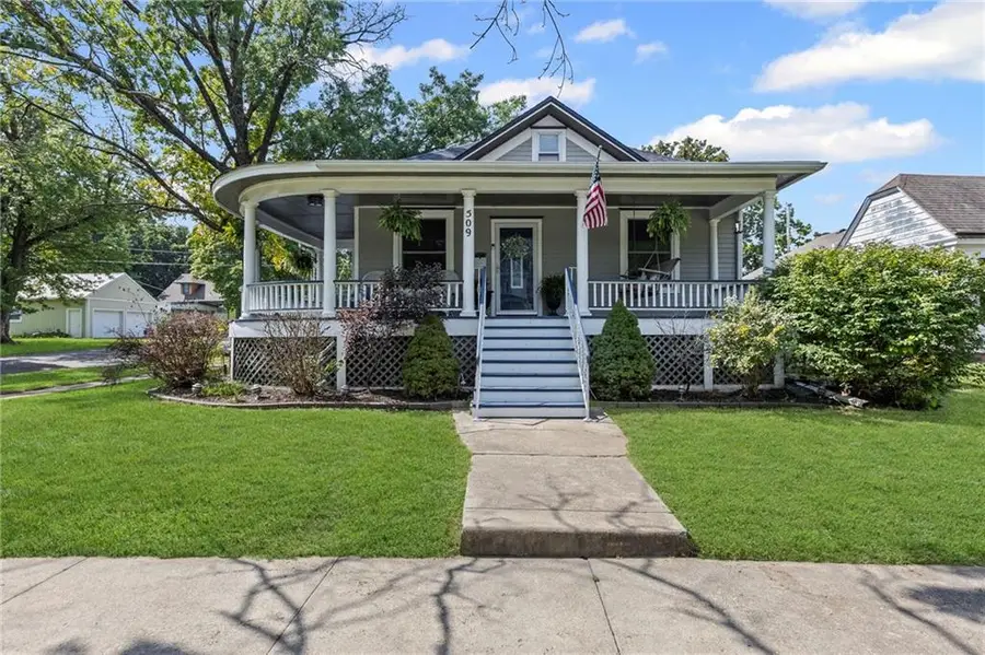 509 E Peoria Street, Paola, KS 66071 - #2