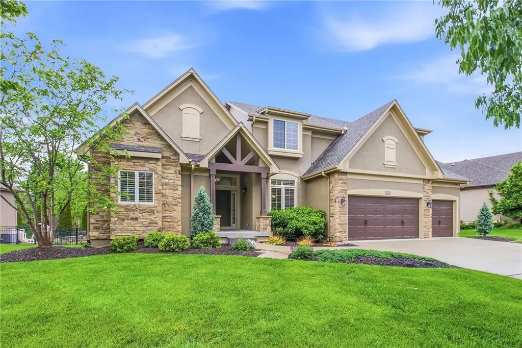 1637 NE Woodland Shores Drive, Lees Summit, MO 64086 - #1
