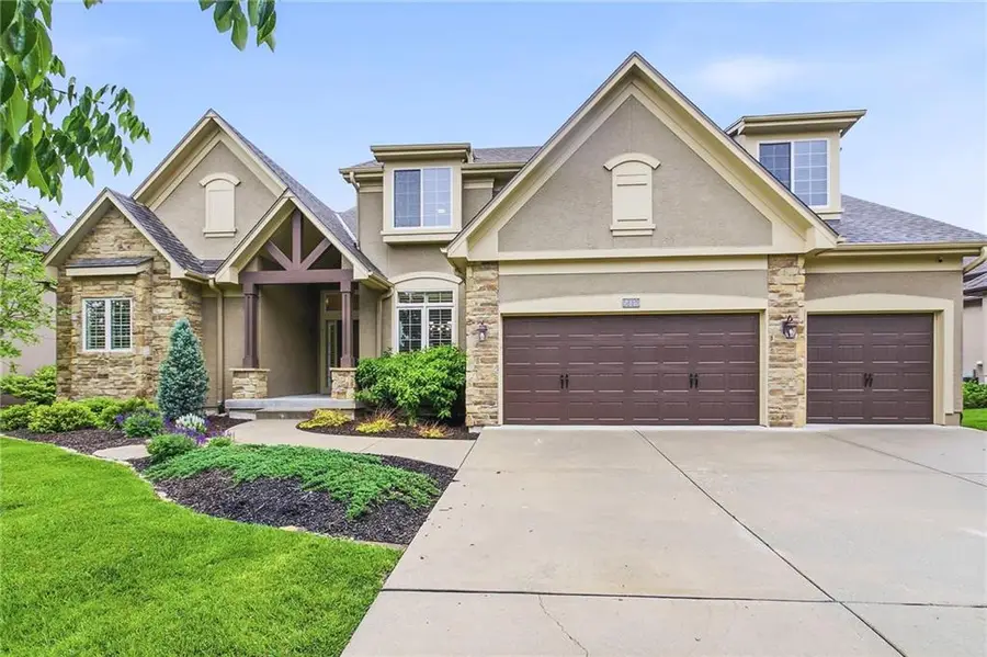 1637 NE Woodland Shores Drive, Lees Summit, MO 64086 - #2