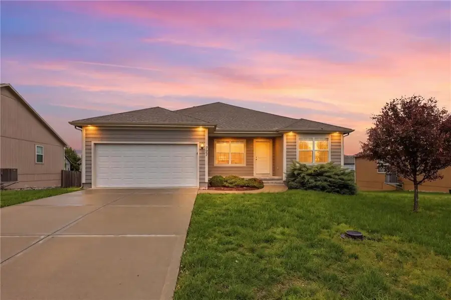737 S Cypress Street, Gardner, KS 66030 - #2
