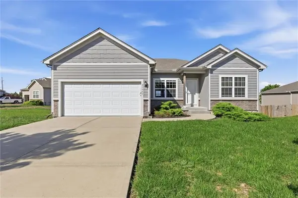 25949 W 142nd Court, Olathe, KS 66061