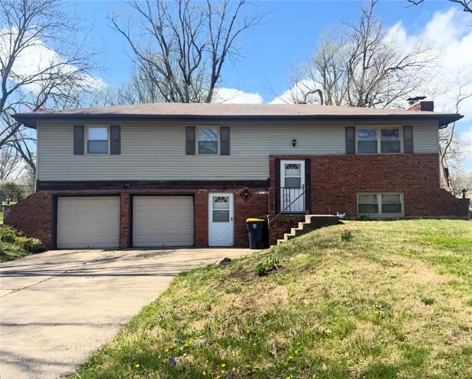 11144 N Kenwood Avenue, Kansas City, MO 64155 - #1