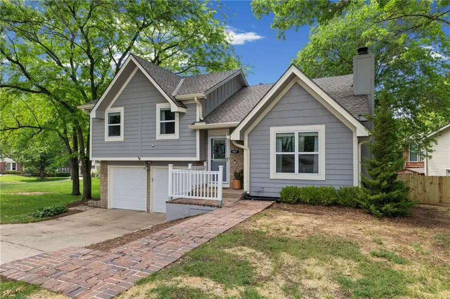 547 N Persimmon Drive, Olathe, KS 66061 - #2