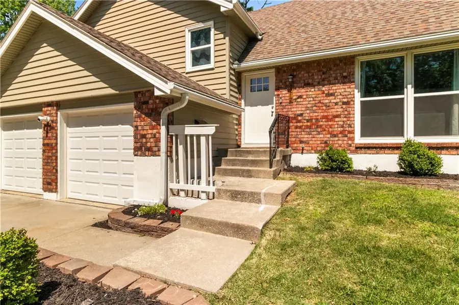 8212 E 134th Terrace, Grandview, MO 64030 - #3