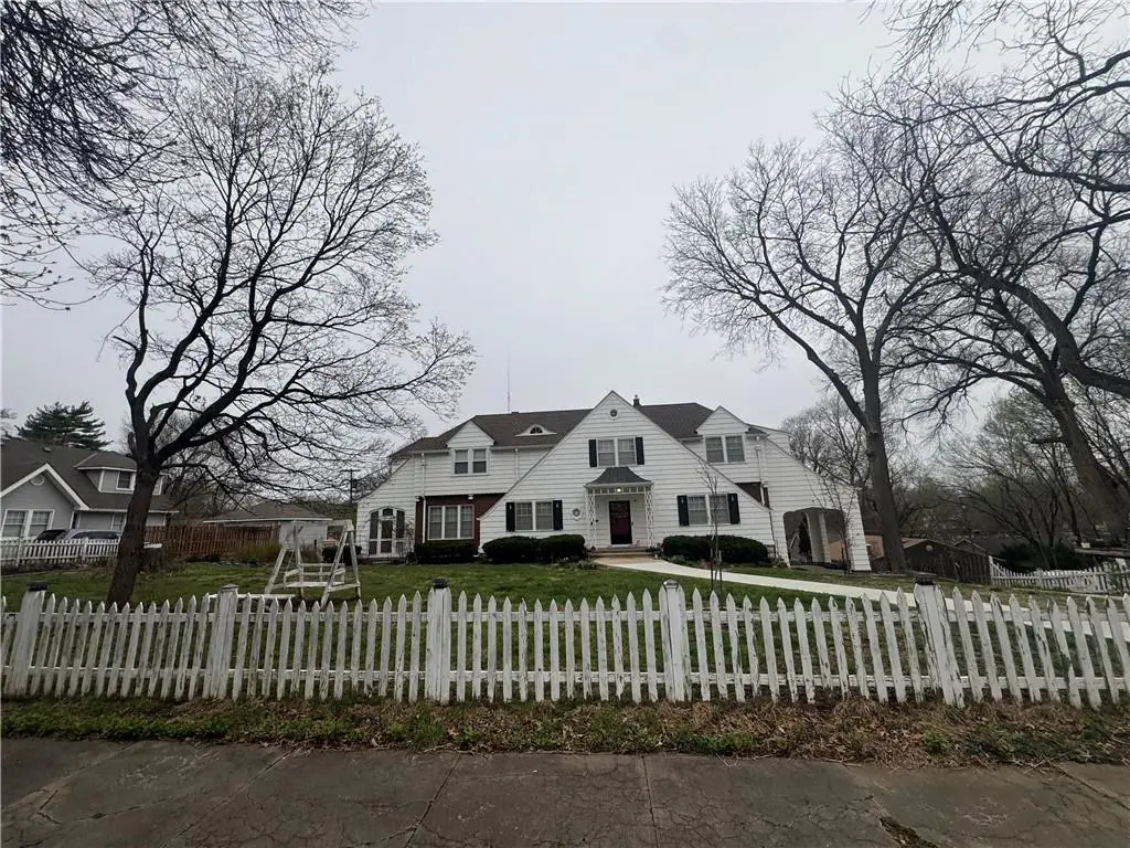 1410 S Broadway Street, Leavenworth, KS 66048 - #1