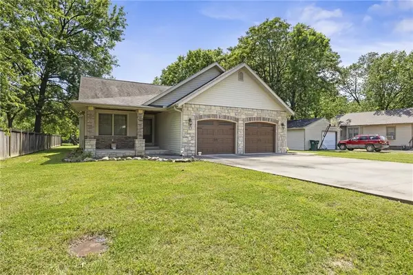 102 E Leighton Street, Frontenac, KS 66763