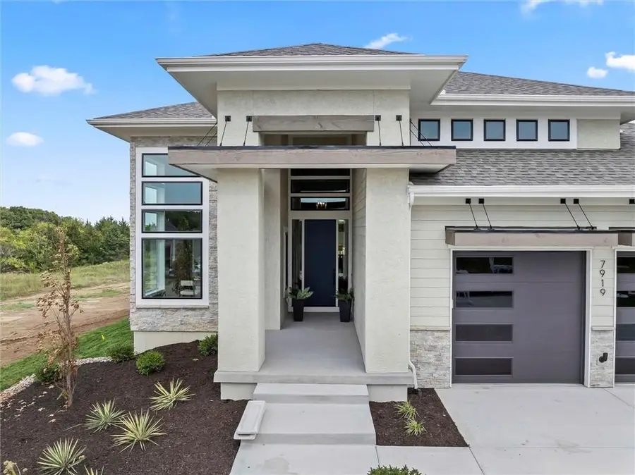 8014 Marion Street, Shawnee, KS 66220 - #2