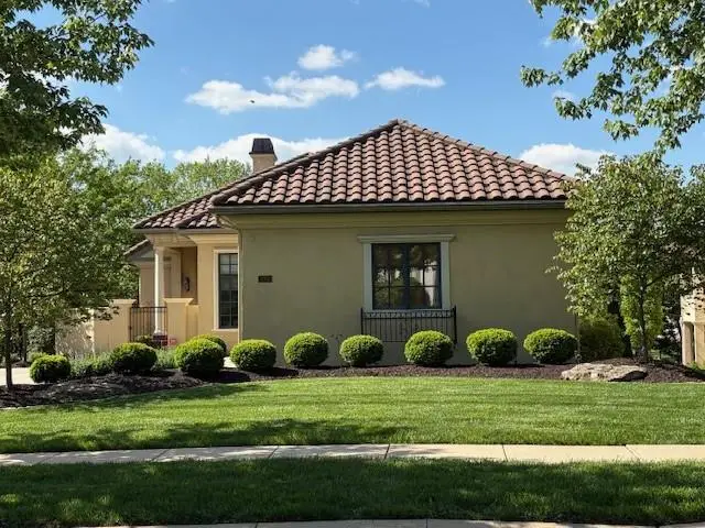 3313 W 138th Street, Leawood, KS 66224 - #3