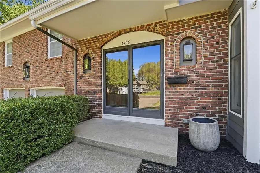 5475 W 85th Terrace, Prairie Village, KS 66207 - #2