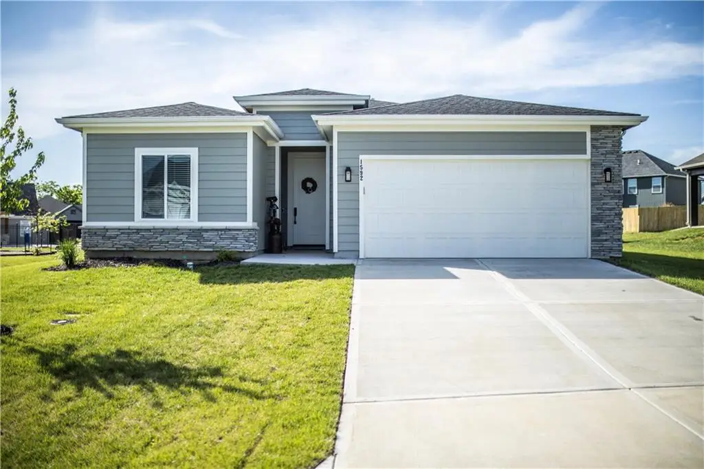 1592 Grayhawk Drive, Basehor, KS 66007 - #1