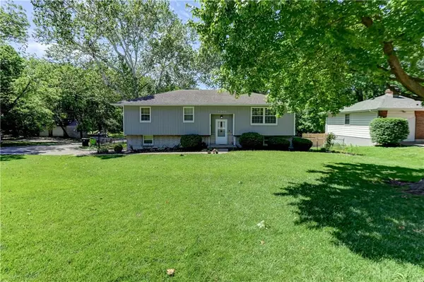 9901 W 55th Street, Shawnee, KS 66203