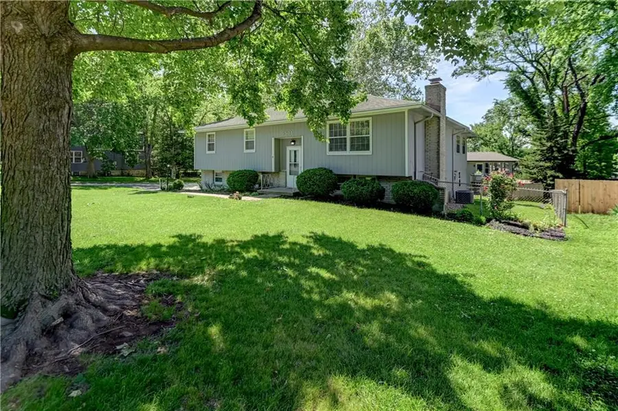 9901 W 55th Street, Shawnee, KS 66203 - #2