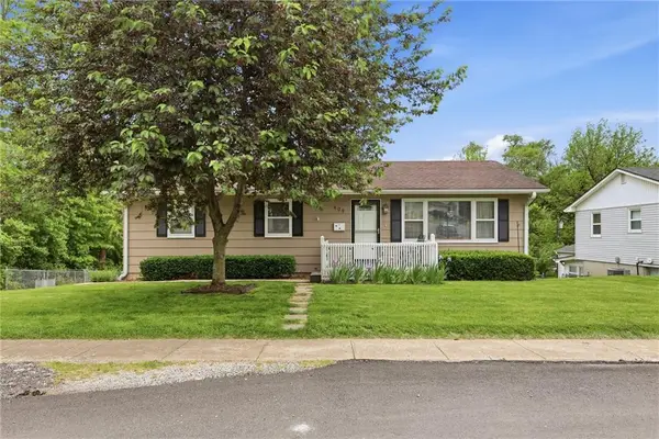 409 5th Street, Weston, MO 64098