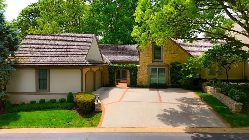 7904 Bristol Court, Prairie Village, KS 66208 - #1
