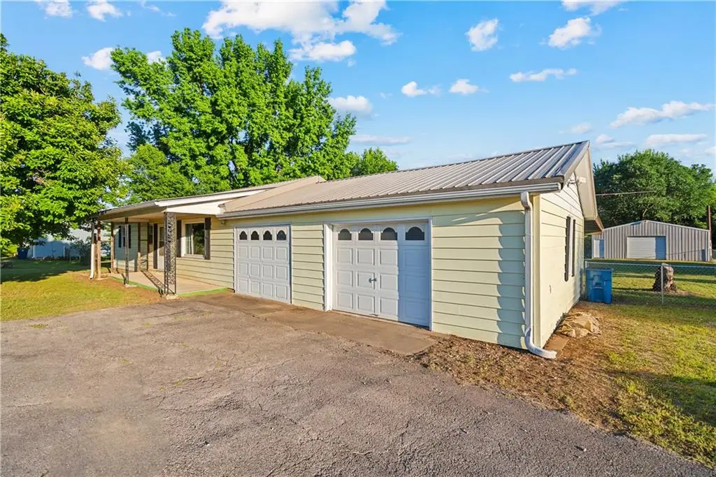 4392 Cr 2400 Road, Coffeyville, KS 67337 - #1