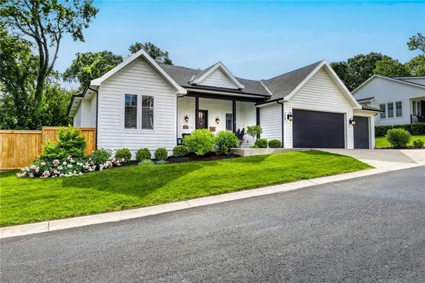 7501 Chadwick Court, Prairie Village, KS 66208