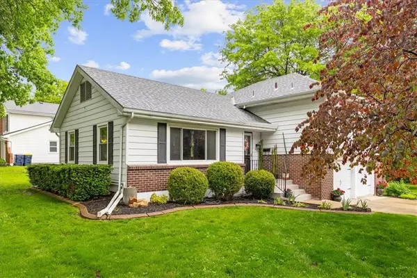 920 W 100 Street, Kansas City, MO 64114