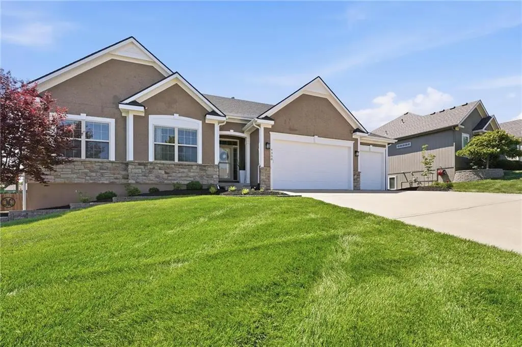 9308 N Bellview Avenue, Kansas City, MO 64155 - #1