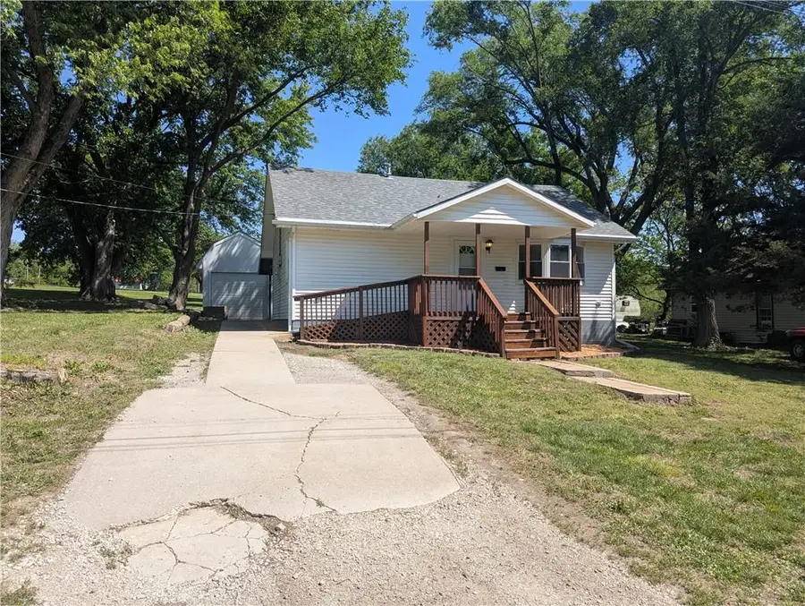 534 W 11th Street, Horton, KS 66439 - #3