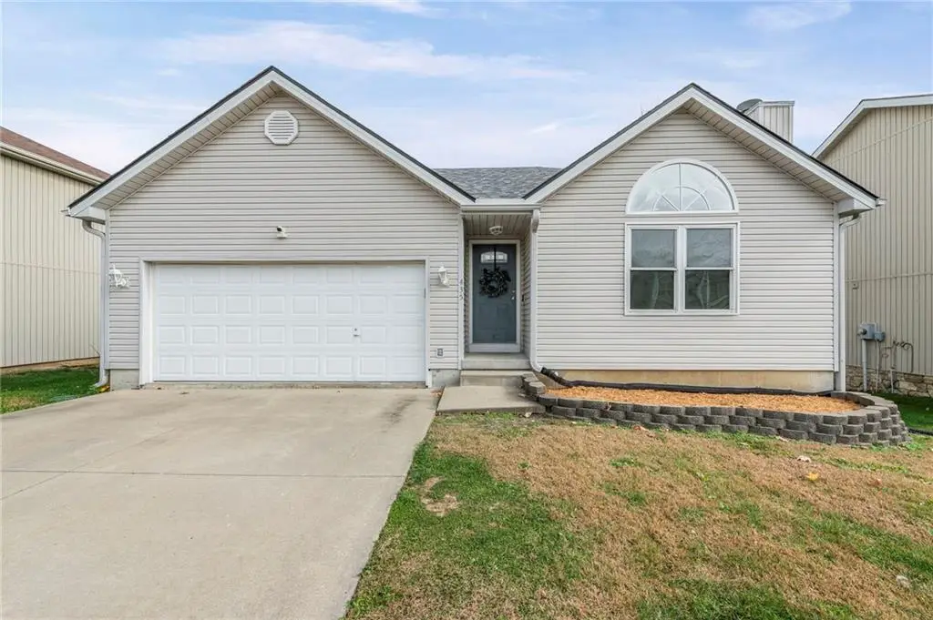 435 N Queen Ridge Avenue, Independence, MO 64056 - #1