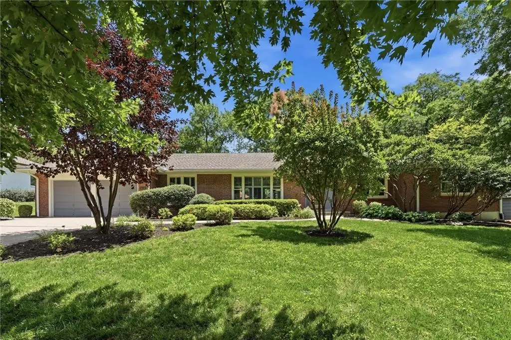 9821 Pembroke Lane, Leawood, KS 66206 - #1