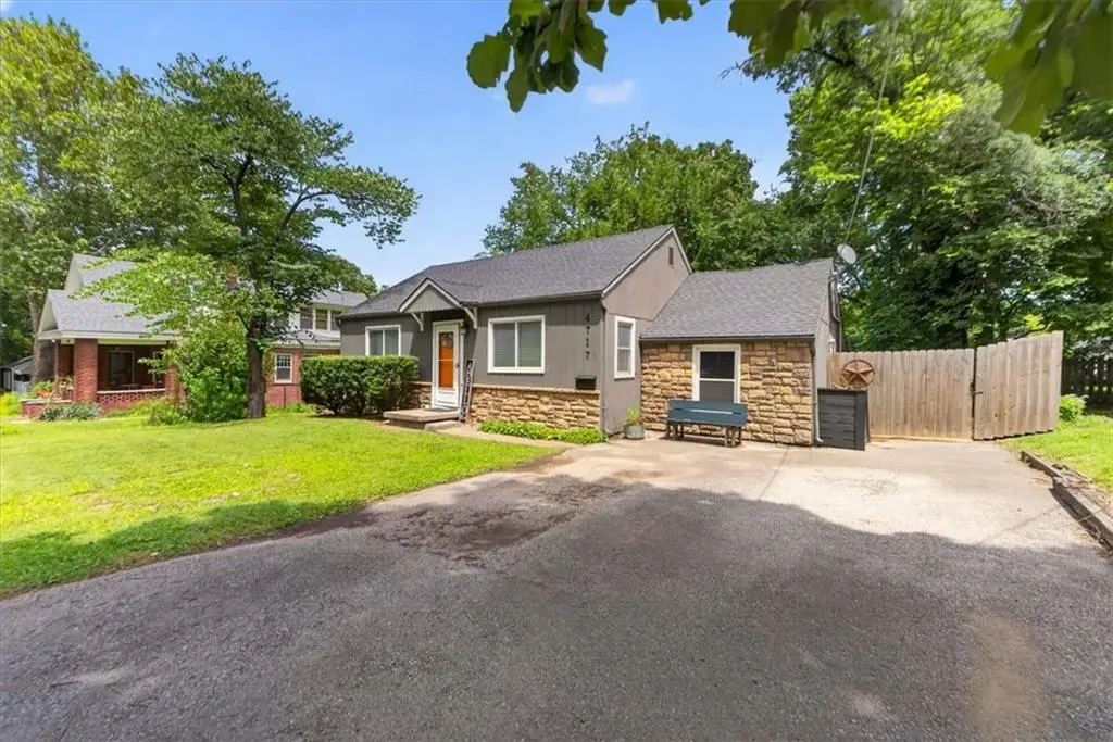 4717 Reinhardt Drive, Roeland Park, KS 66205 - #1