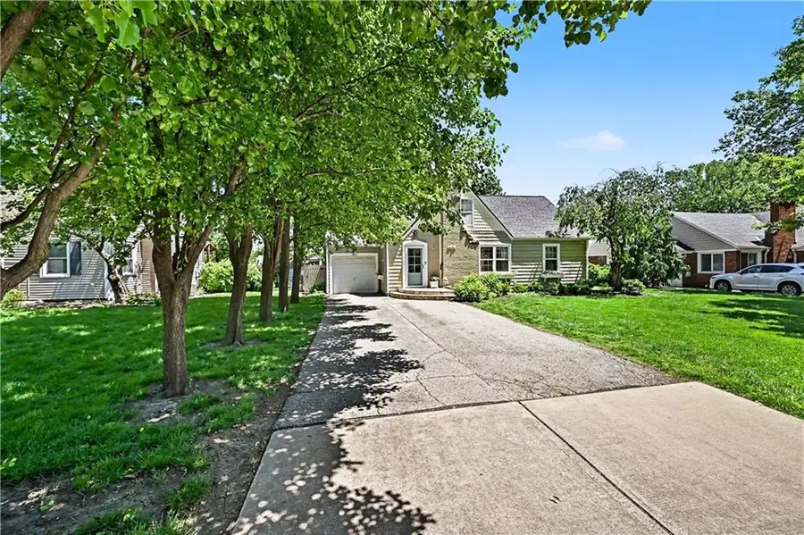 5639 Nall Avenue, Roeland Park, KS 66202 - #2