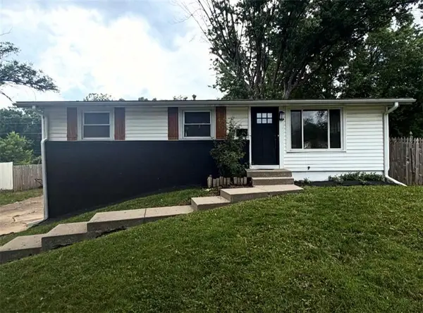 5910 N Michigan Avenue, Kansas City, MO 64118
