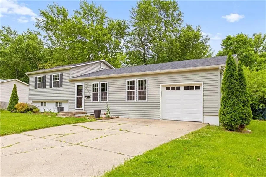 9221 W 99th Terrace, Overland Park, KS 66212 - #2