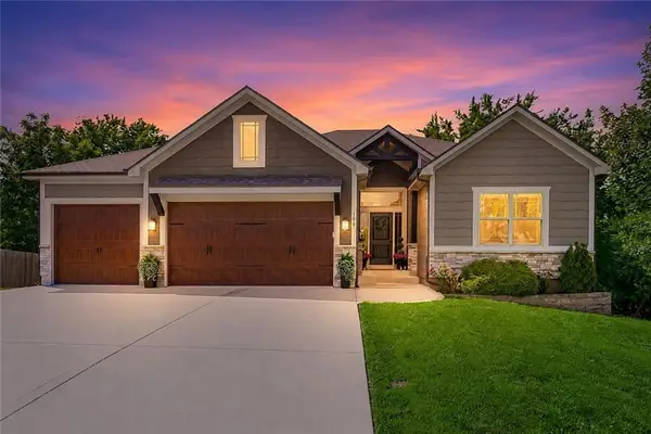 106 E Woodland Avenue, Lone Jack, MO 64070