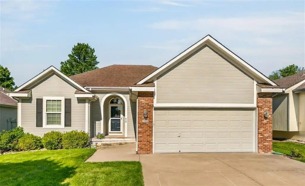 7212 N Lawn Avenue, Kansas City, MO 64119 - #1