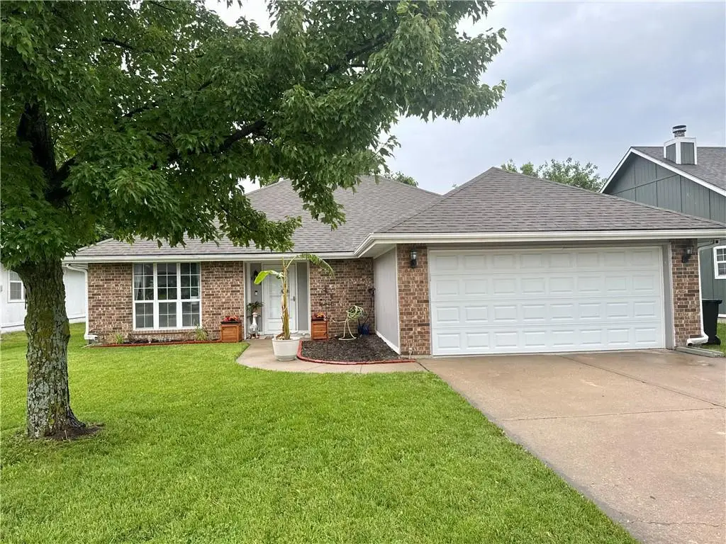 1013 Bedford Drive, Warrensburg, MO 64093 - #1