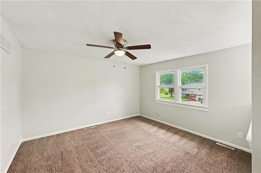 613 W Hulett Street, Edgerton, KS 66021 - #3