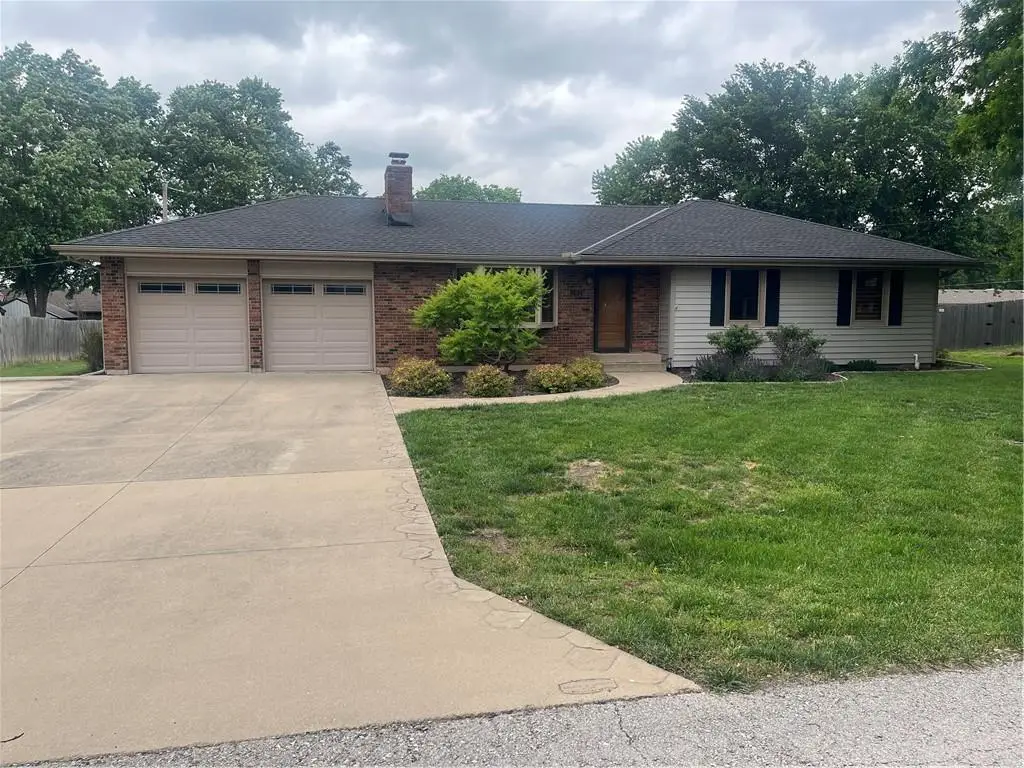 202 N 11th Street, Louisburg, KS 66053 - #1