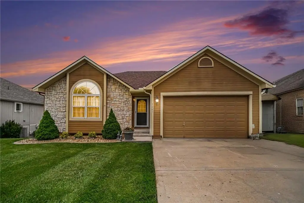 1207 NW Walnut Court, Grain Valley, MO 64029 - #1