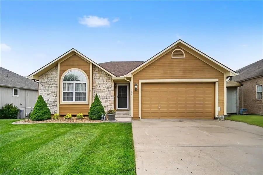 1207 NW Walnut Court, Grain Valley, MO 64029 - #2