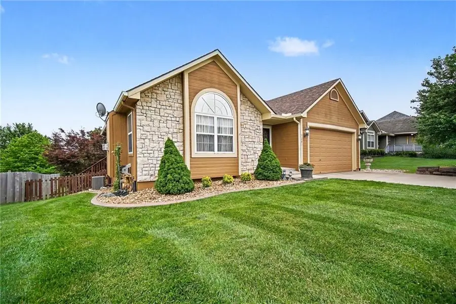 1207 NW Walnut Court, Grain Valley, MO 64029 - #3