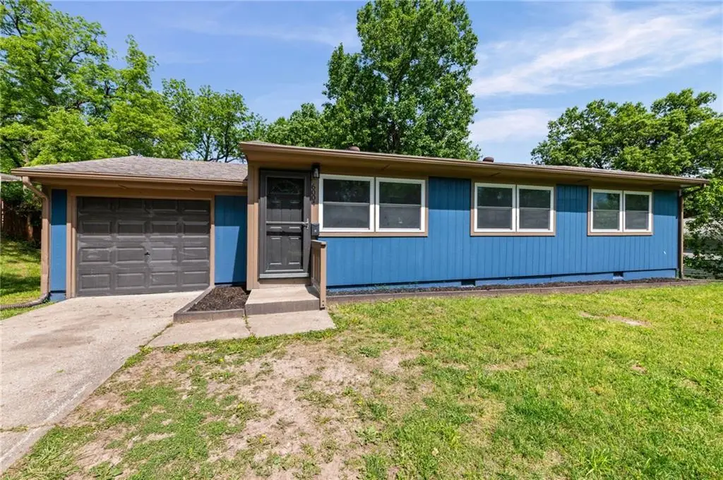 6004 N Tracy Avenue, Kansas City, MO 64118 - #1