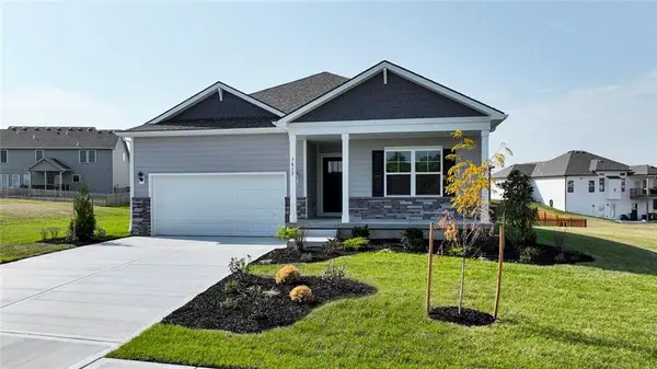 304 Lake Meadows Drive, Smithville, MO 64089