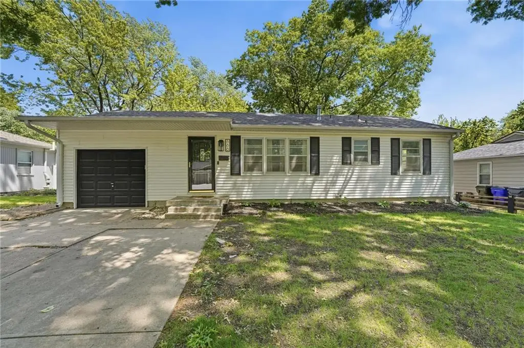 866 S Sheridan Circle, Olathe, KS 66061 - #1