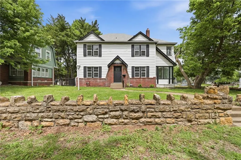 800 Valentine Road, Kansas City, MO 64111 - #1