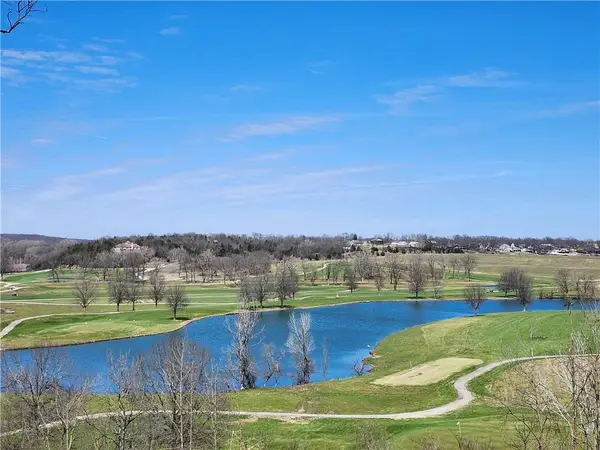 29 Porcupine Path, Linn Valley, KS 66040