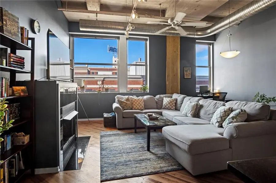 2107 Grand Boulevard #603, Kansas City, MO 64108 - #3