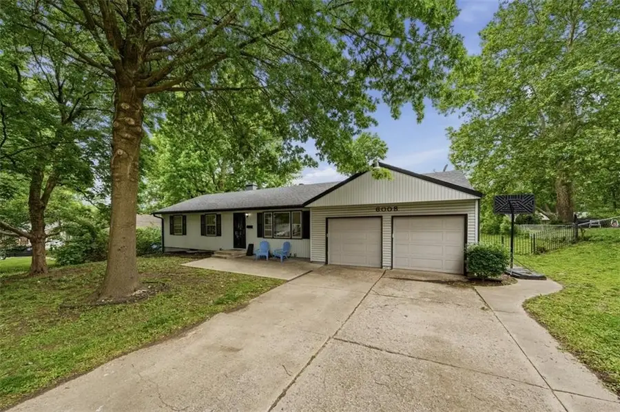6008 Farley Avenue, Raytown, MO 64133 - #2