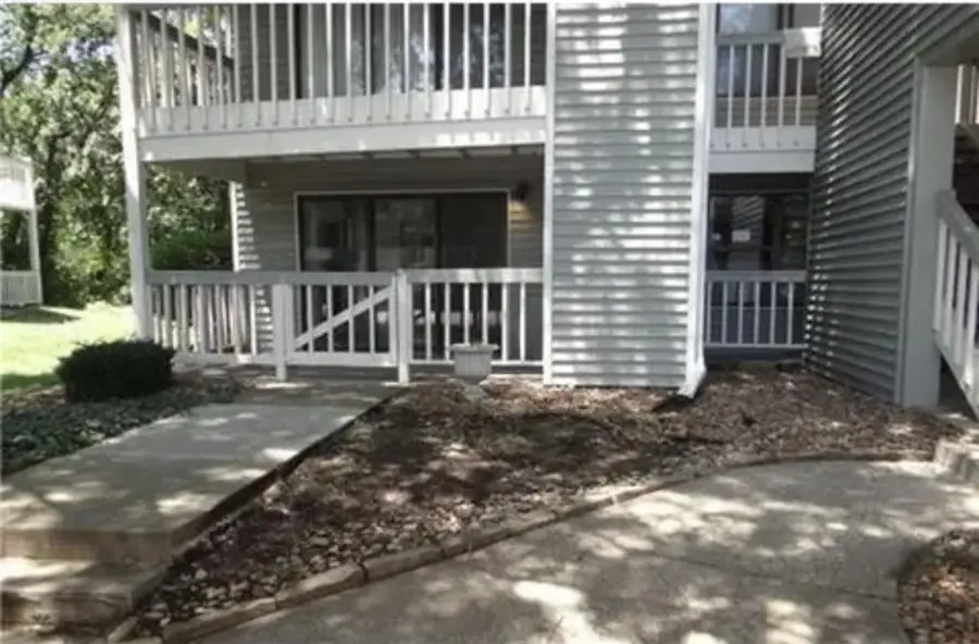 8822 W 106th Terrace, Overland Park, KS 66212 - #2