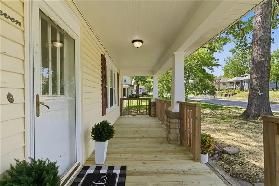 1307 Spruce Street, Leavenworth, KS 66048 - #2