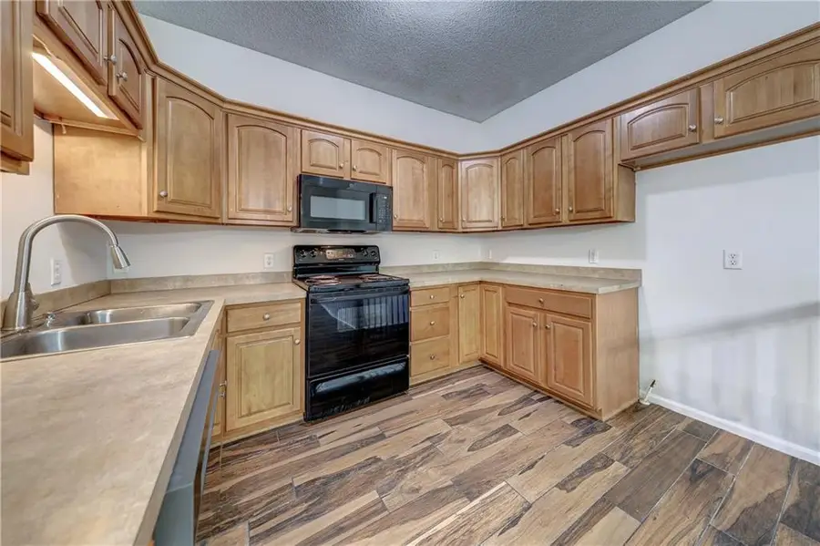 3303 N 103rd Terrace, Kansas City, KS 66109 - #3