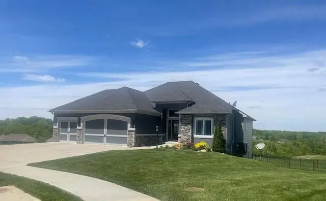 4200 Castlegate Court, Saint Joseph, MO 64505 - #1